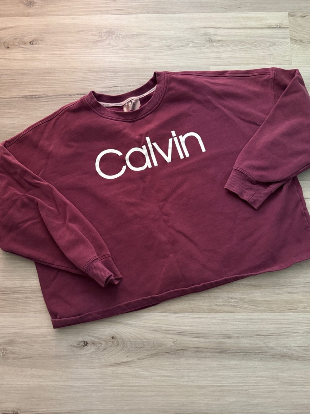 Calvin Klein Cropped Crewneck Sweatshirt in Plum